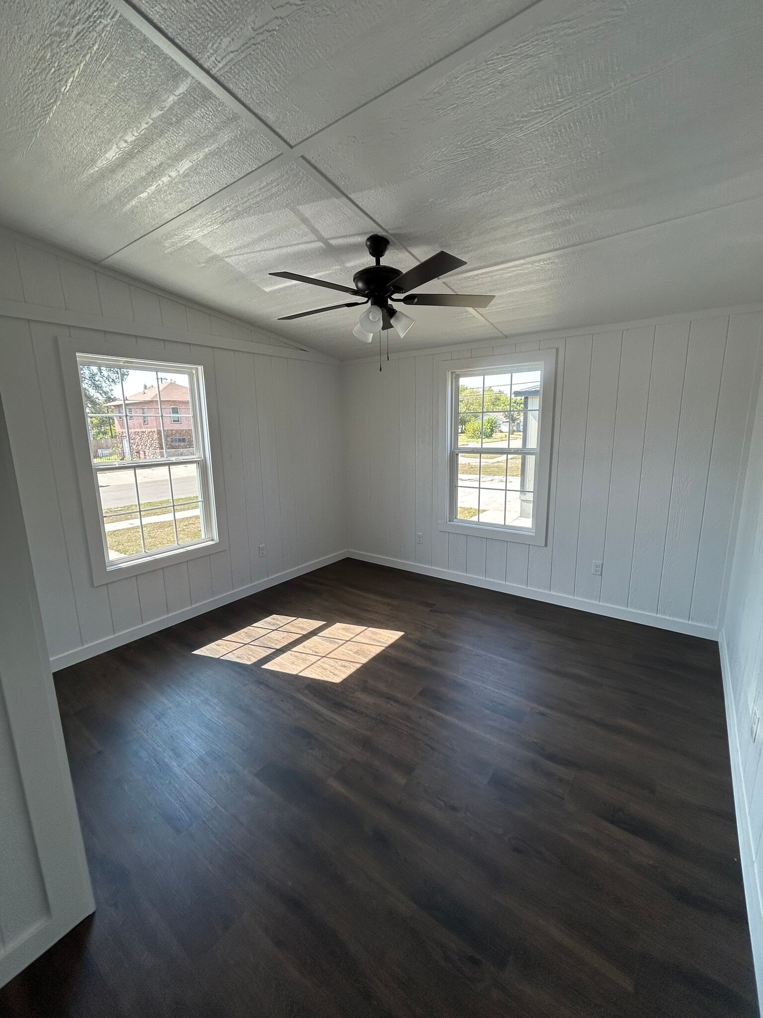 Building Photo - 502 N Palm St