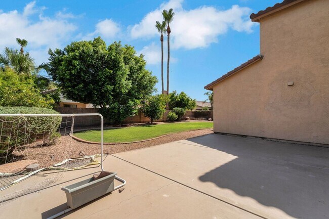 Building Photo - Stunning 5BR House in Chandler