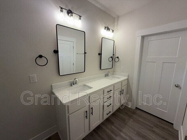 Building Photo - 10035 Tuscan Ct