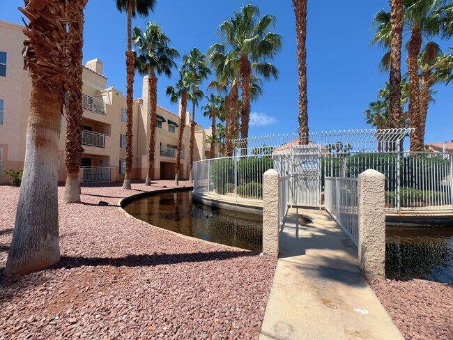 Building Photo - 2b2b Condo Tropicana/Jones  $1450