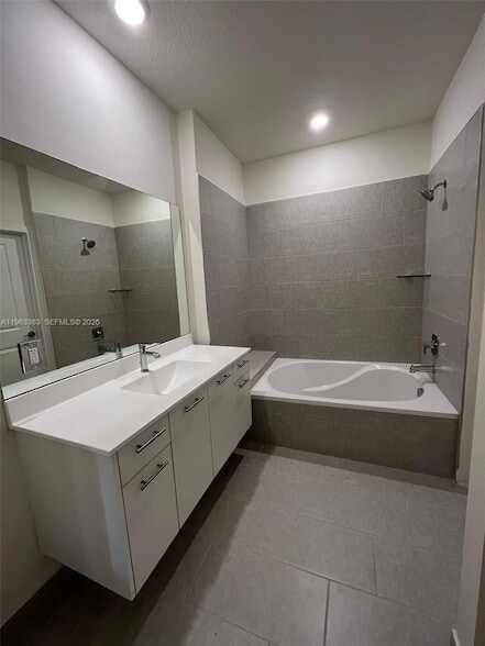 Building Photo - 8167 NW 41st St