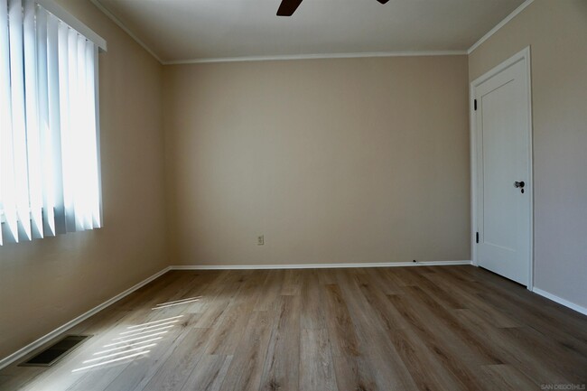 Building Photo - 2444 Curlew St
