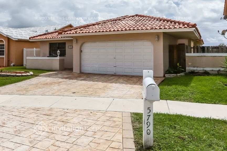 Building Photo - 5790 SW 156th Ct