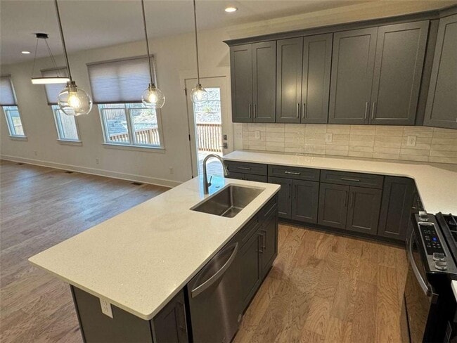 Building Photo - 2442 Mills Bend