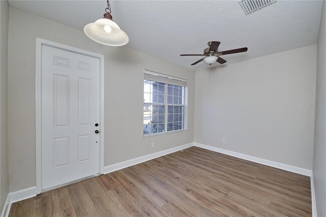 Building Photo - 23903 Sardinia Dr