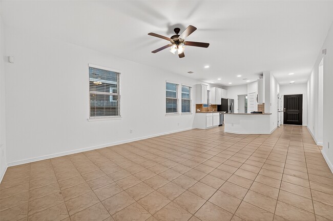 Building Photo - 7927 Tindarey Maple Trace