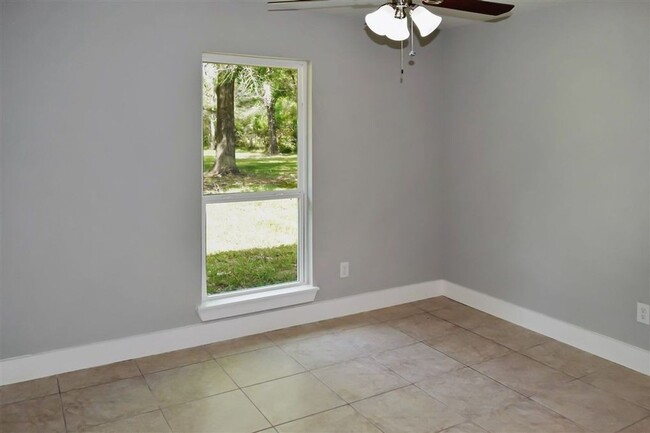 Building Photo - Gorgeous all renovated Home in Lumberton, TX!