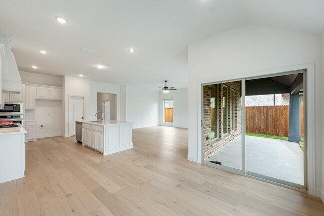 Building Photo - Spacious 4-Bedroom Retreat with 3 Full Baths – Your Modern Sanctuary Awaits in Justin, TX!