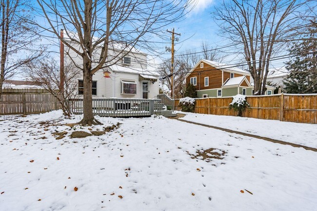 Building Photo - 51 E Schreyer Pl