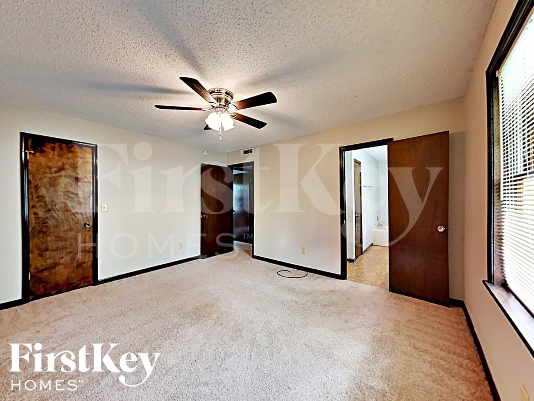 Building Photo - 4477 Sardis Dr