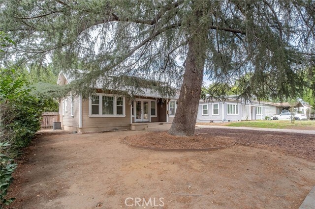 Building Photo - 809 E Colton Ave