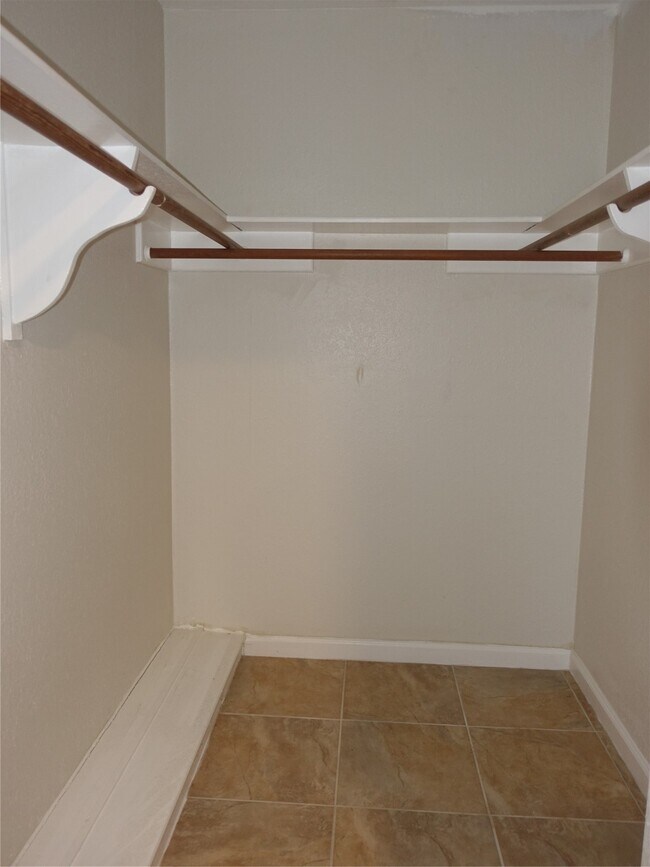 Building Photo - 1038 Cottage Oak Ln