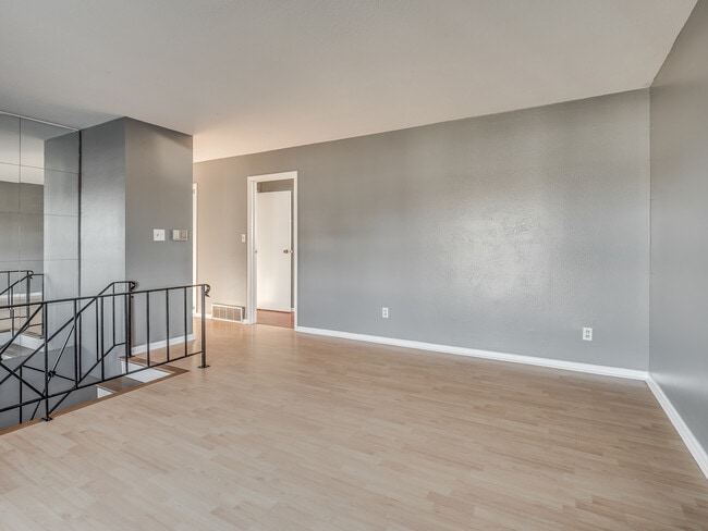 Building Photo - 2520 SW 68th St