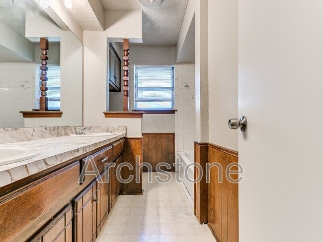 Building Photo - 5216 Coble St