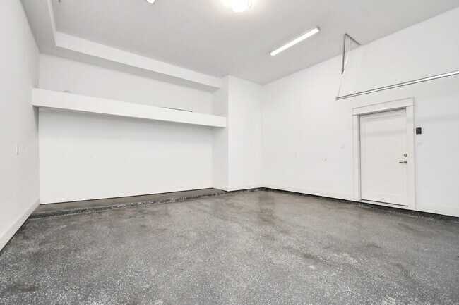 Building Photo - 4311 Marina St