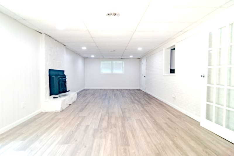 Building Photo - 317 Community Dr