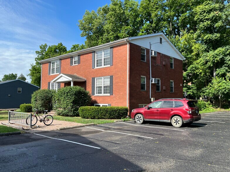 Building Photo - 314 S Poplar St