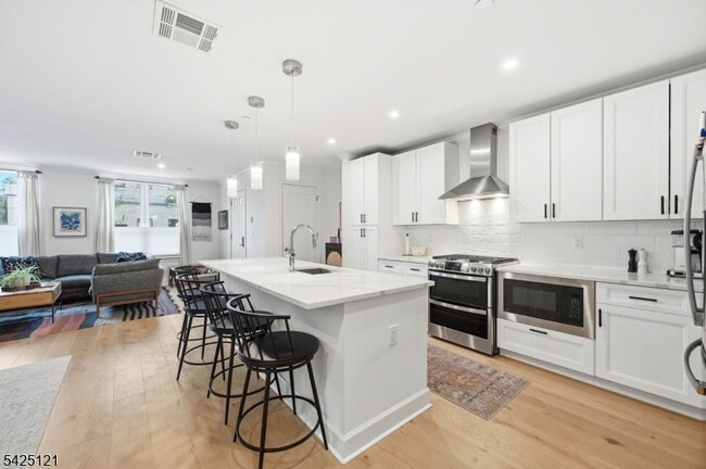 Building Photo - 14 Ward St