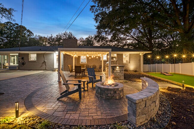 Back Patio, Outdoor Kitchen - 3415 Pinehill Rd