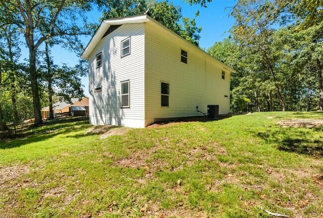 Building Photo - 96 Collins Rd