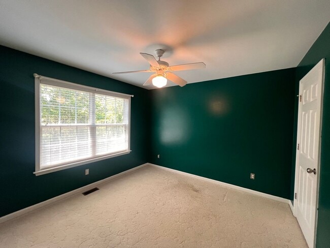 Building Photo - 1093 Wintergreen Ln