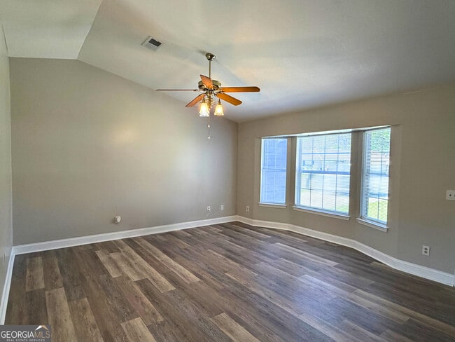 Building Photo - 102 Driftwood Ct