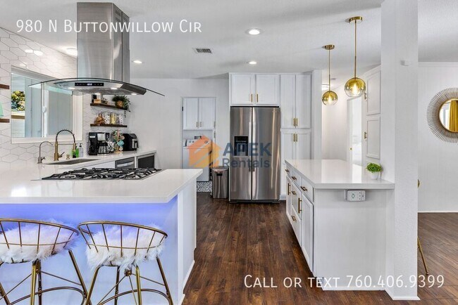 Building Photo - 980 N Buttonwillow Cir