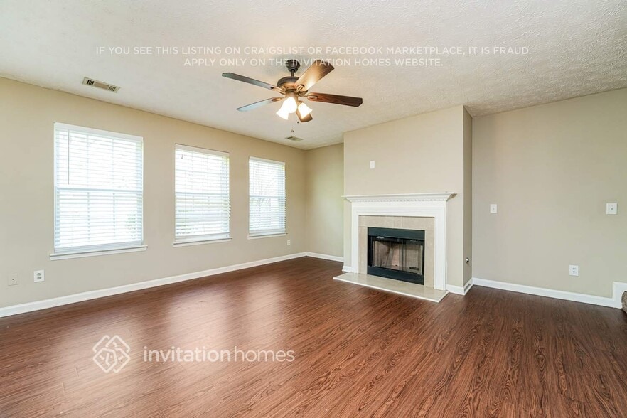 Building Photo - 1026 Hawthorn Ln