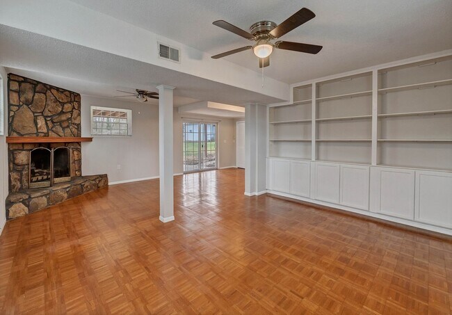 Building Photo - Available for rent: $1,250/month — 4-Bedroom, 2.5-Bath Single-Family Home in Harrison, TN!