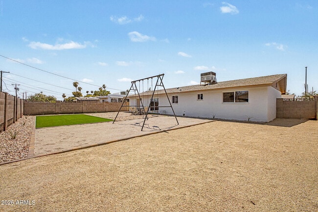 Building Photo - 33 S Pueblo St