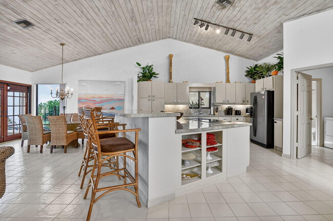 Building Photo - 22519 Esplanada Cir