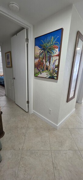 Building Photo - 3047 S Atlantic