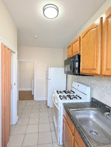 Building Photo - 4425 N 5th St