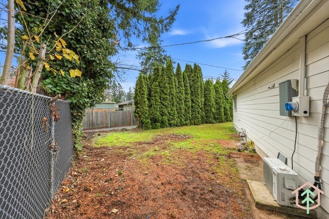 Building Photo - 2004 SE 143rd Ave