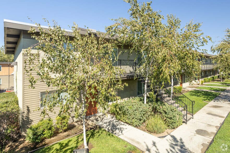 Primary Photo - Los Olivos Residences