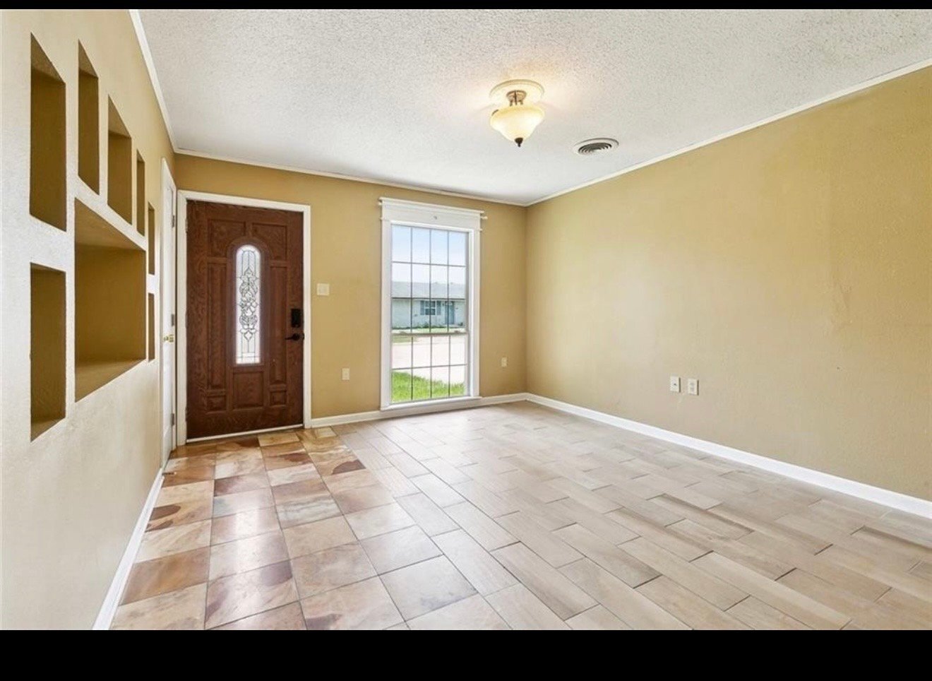 Building Photo - 2412 Riverbend Dr