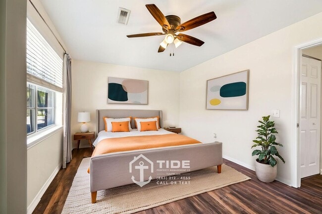 Building Photo - Comfortable Living Near Greenway Access