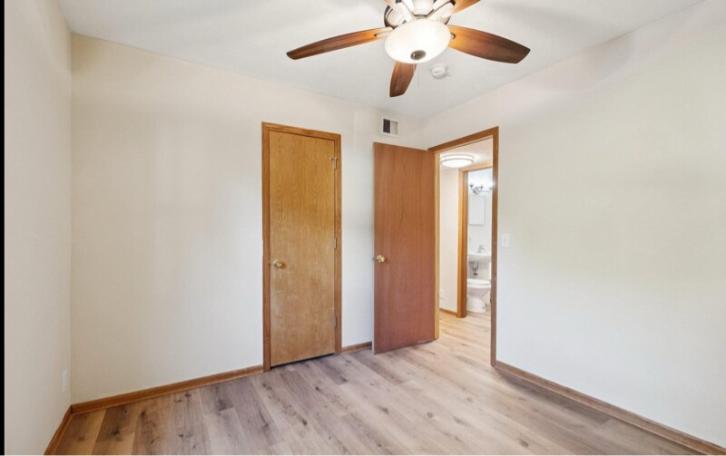 Building Photo - 3355 N 40th Ave