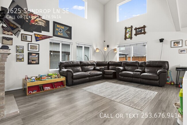 Building Photo - 1625 Sundrop Ln SE