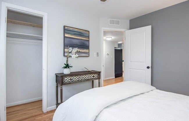 Building Photo - 14030 Elgin St