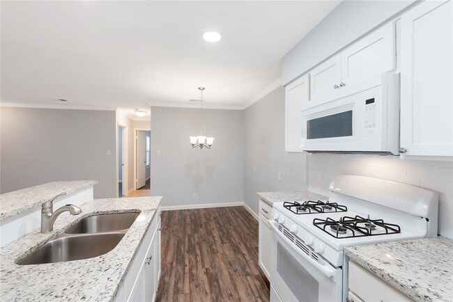 Building Photo - 800 Osage Dr