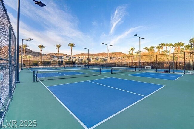 Building Photo - 30 Strada Di Villaggio