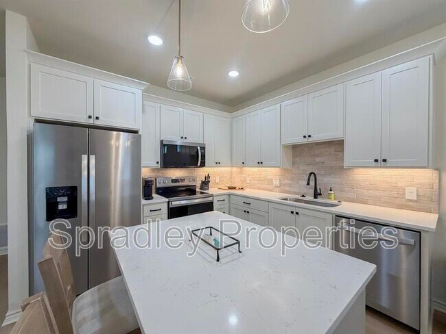 Building Photo - 1404 Rita Blanca Ct