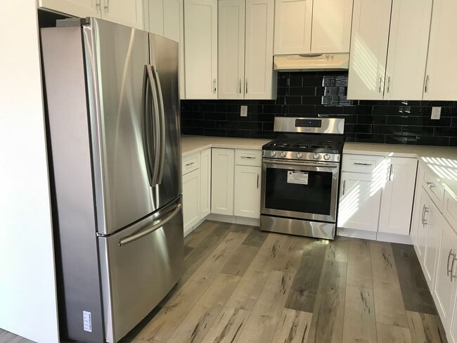 Building Photo - 74(860)