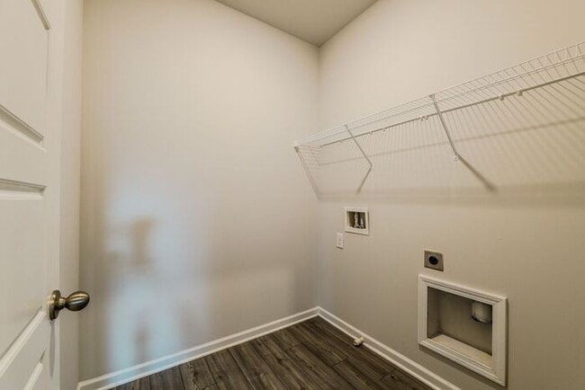 Building Photo - 1670 Branthaven Ln