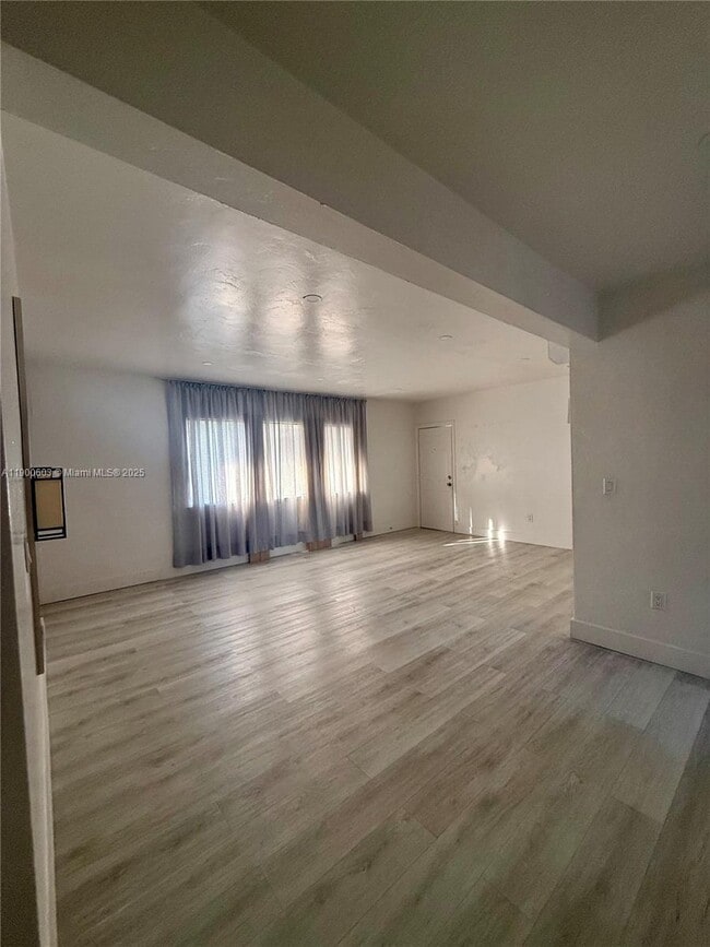 Building Photo - 7600 Dickens Ave