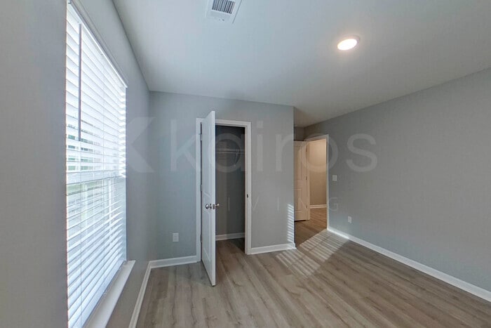 Building Photo - 661 June St