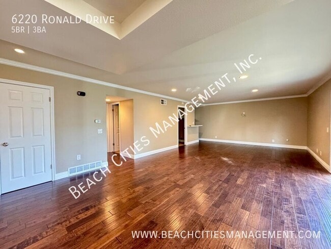 Building Photo - 6220 Ronald Dr