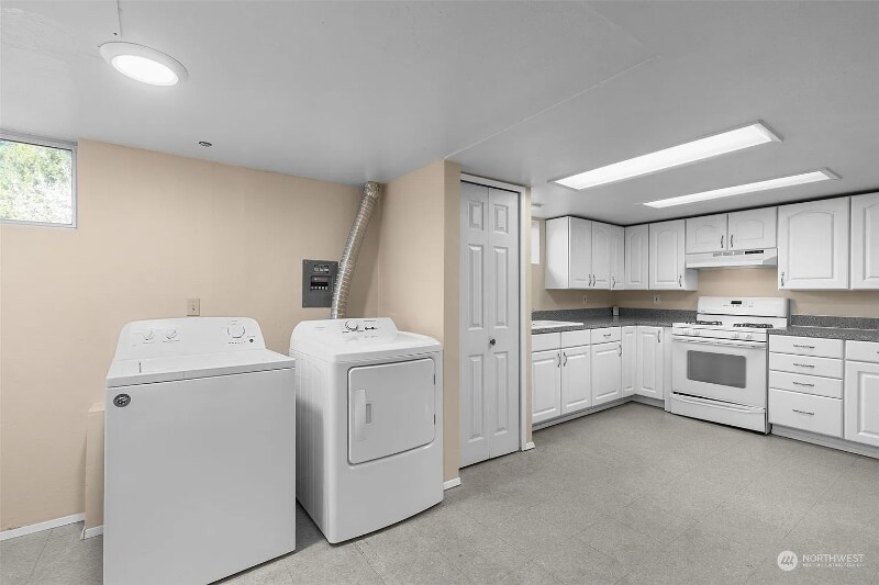 Building Photo - 2504 Bridgeport Way W