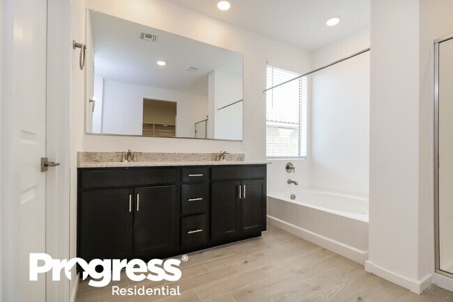 Building Photo - 5939 N 201st Ln